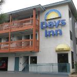 Accommodation near Hacienda Night Club Anaheim - Days Inn Anaheim West