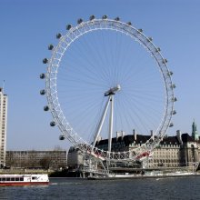 Explore London's attractions such as the London Eye on a Monday to experience shorter lines.